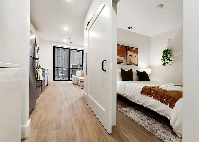 Gym+hulu+parking Near Universities|upmc|shopping Apartment *