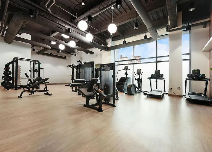 Gym+hulu+parking Near Universities|upmc|shopping Apartment