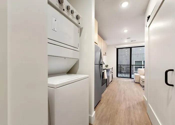 Gym+hulu+parking Near Universities|upmc|shopping *