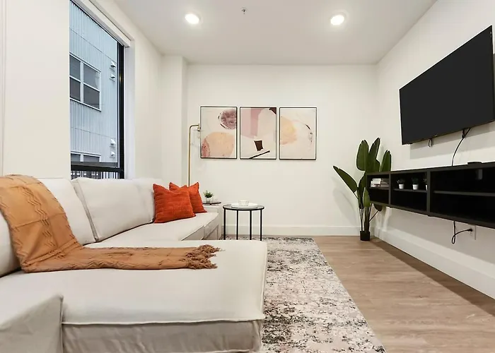 Gym+hulu+parking Near Universities|upmc|shopping