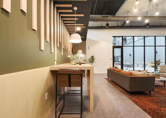Gym+hulu+parking Near Universities|upmc|shopping *